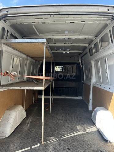 Ford Transit-8