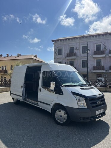 Ford Transit-6