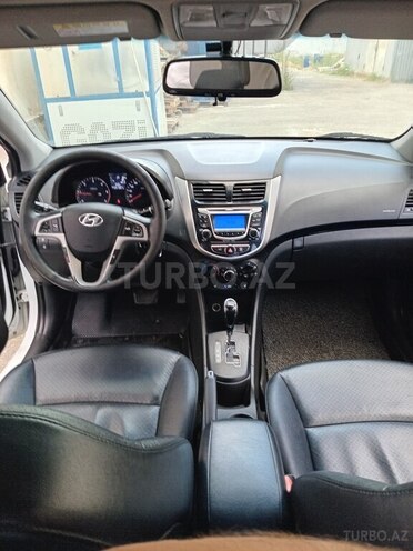 Hyundai Accent-8