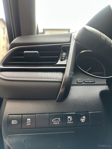 Toyota Camry-12