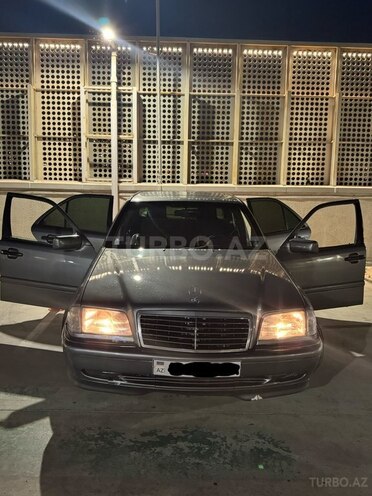 Mercedes C 200-1