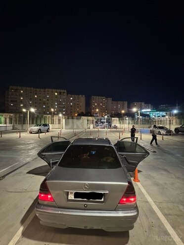 Mercedes C 200-2