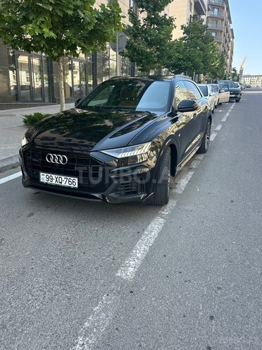 Audi Q8-3
