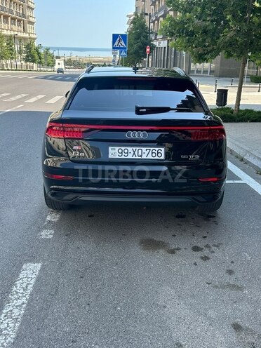 Audi Q8-2