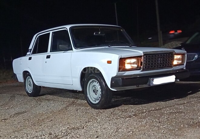 LADA (VAZ) 2107-1