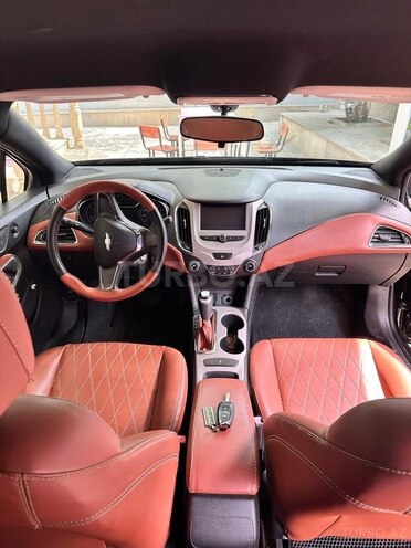 Chevrolet Cruze-12