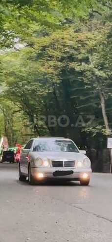 Mercedes E 200-2
