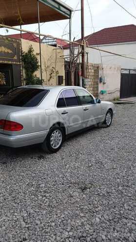 Mercedes E 200-3