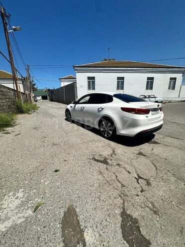 Kia Optima-4