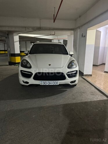 Porsche Cayenne GTS-1