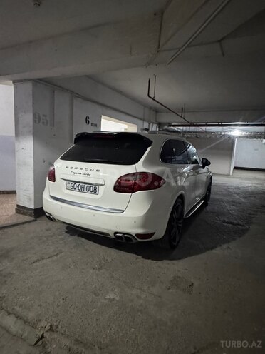Porsche Cayenne GTS-2
