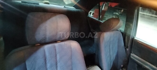Mercedes E 200-4