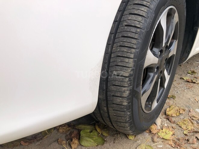 Toyota Corolla-19