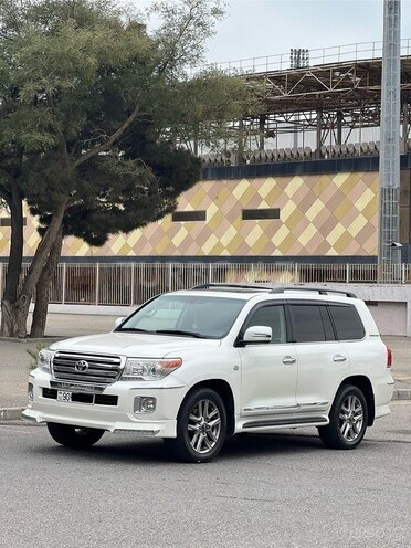 Toyota Land Cruiser-6