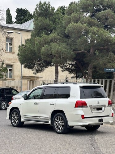 Toyota Land Cruiser-4