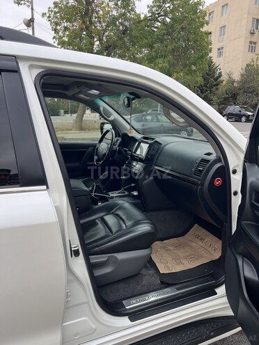 Toyota Land Cruiser-8