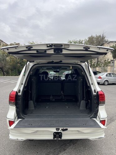 Toyota Land Cruiser-10