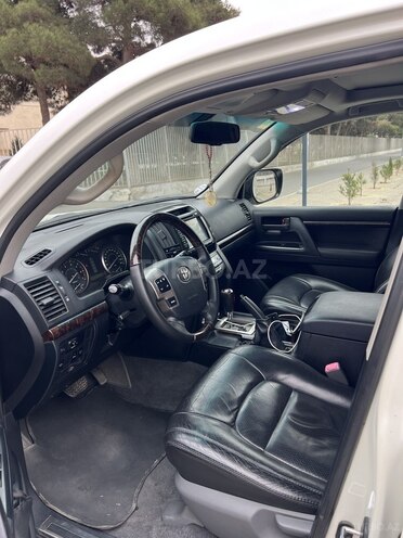 Toyota Land Cruiser-7