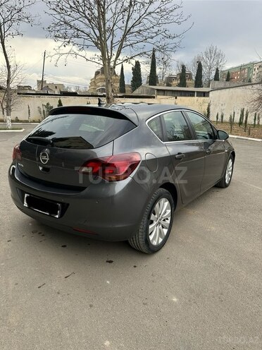 Opel Astra-11