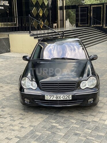 Mercedes C 320-1