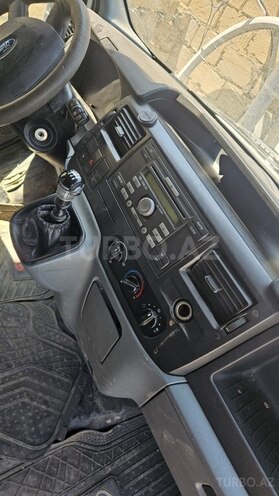 Ford Transit-5