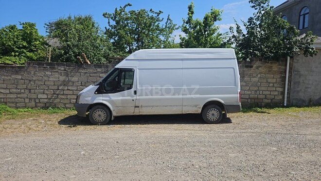 Ford Transit-3