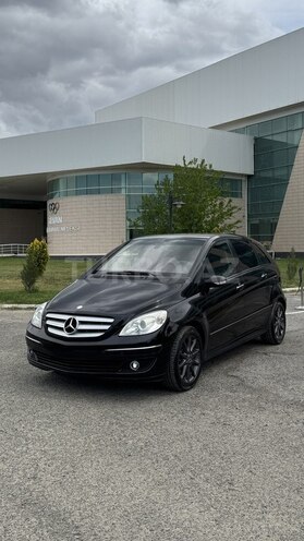 Mercedes B 200-2