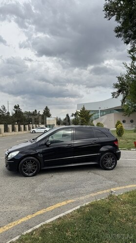 Mercedes B 200-5