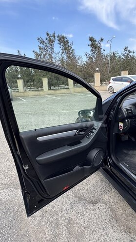Mercedes B 200-9