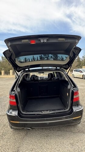 Mercedes B 200-12
