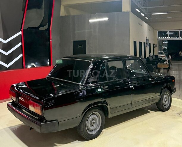 LADA (VAZ) 2107-4