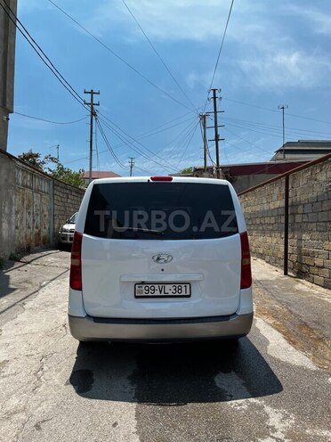 Hyundai H-1-7