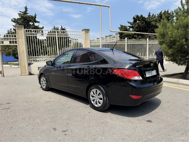 Hyundai Accent-3