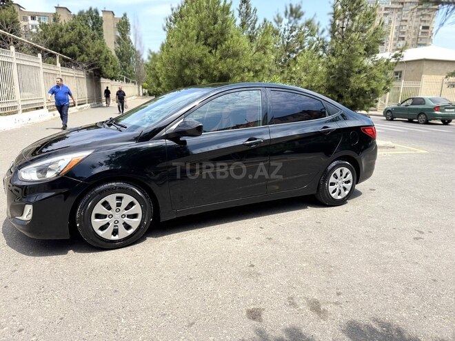 Hyundai Accent-6
