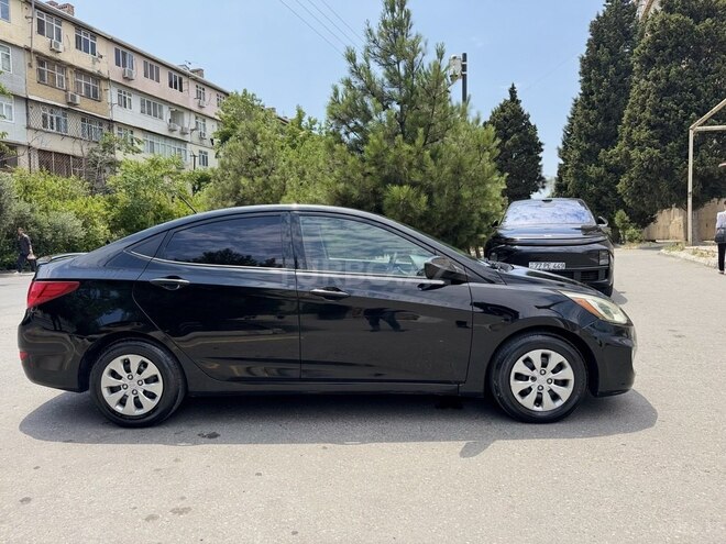 Hyundai Accent-5
