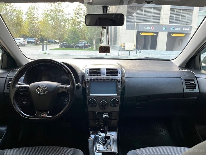 Toyota Corolla-13
