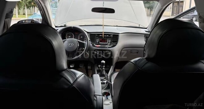 Kia Rio-8