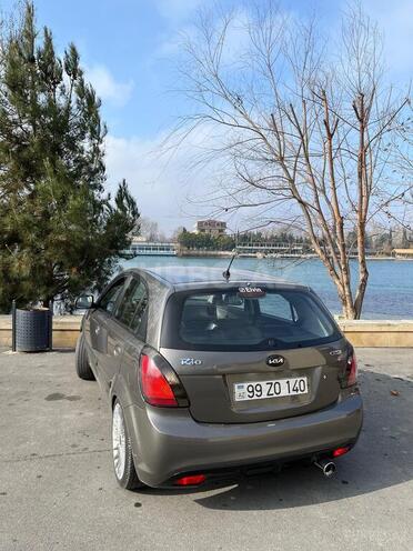 Kia Rio-11