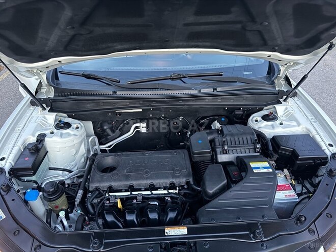 Hyundai Santa Fe-13