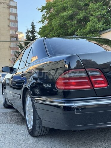Mercedes E 280-7