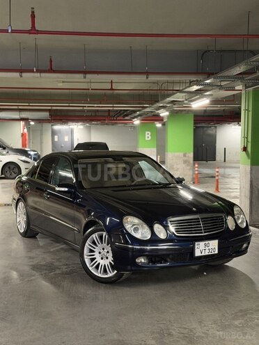 Mercedes E 320-1
