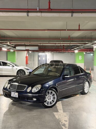 Mercedes E 320-9