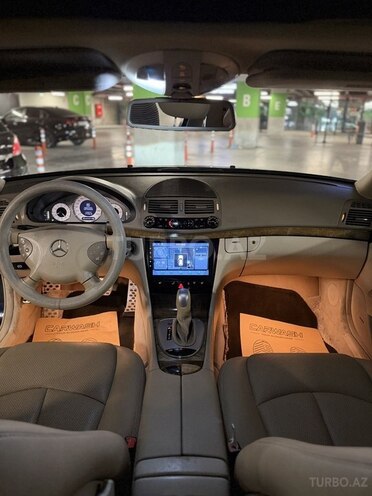 Mercedes E 320-18