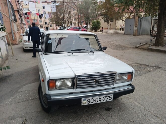 LADA (VAZ) 2107-1