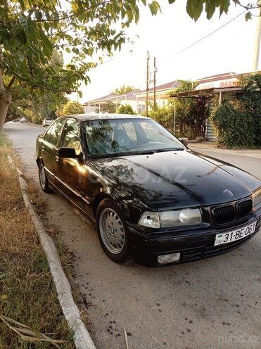 BMW 320-4