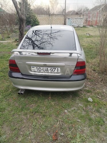 Opel Vectra-2