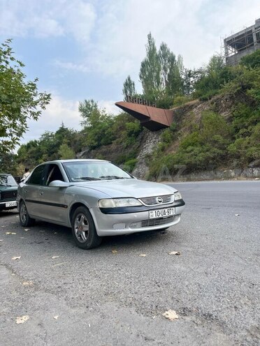 Opel Vectra-3