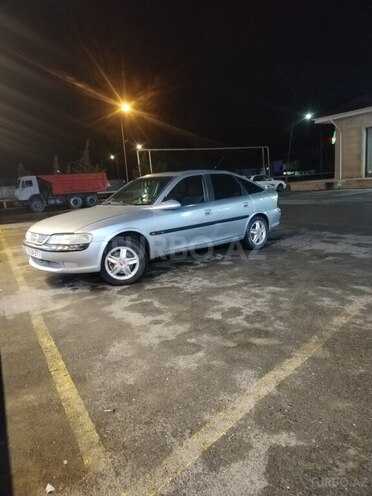 Opel Vectra-4