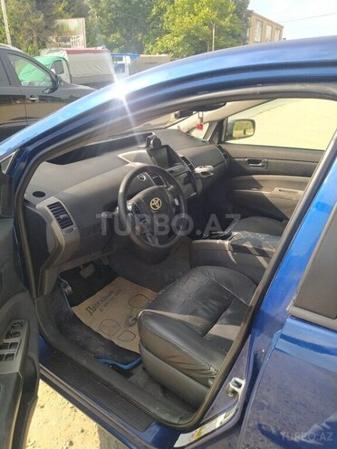 Toyota Prius-2