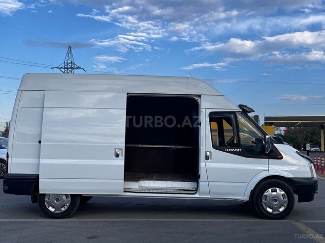 Ford Transit-8